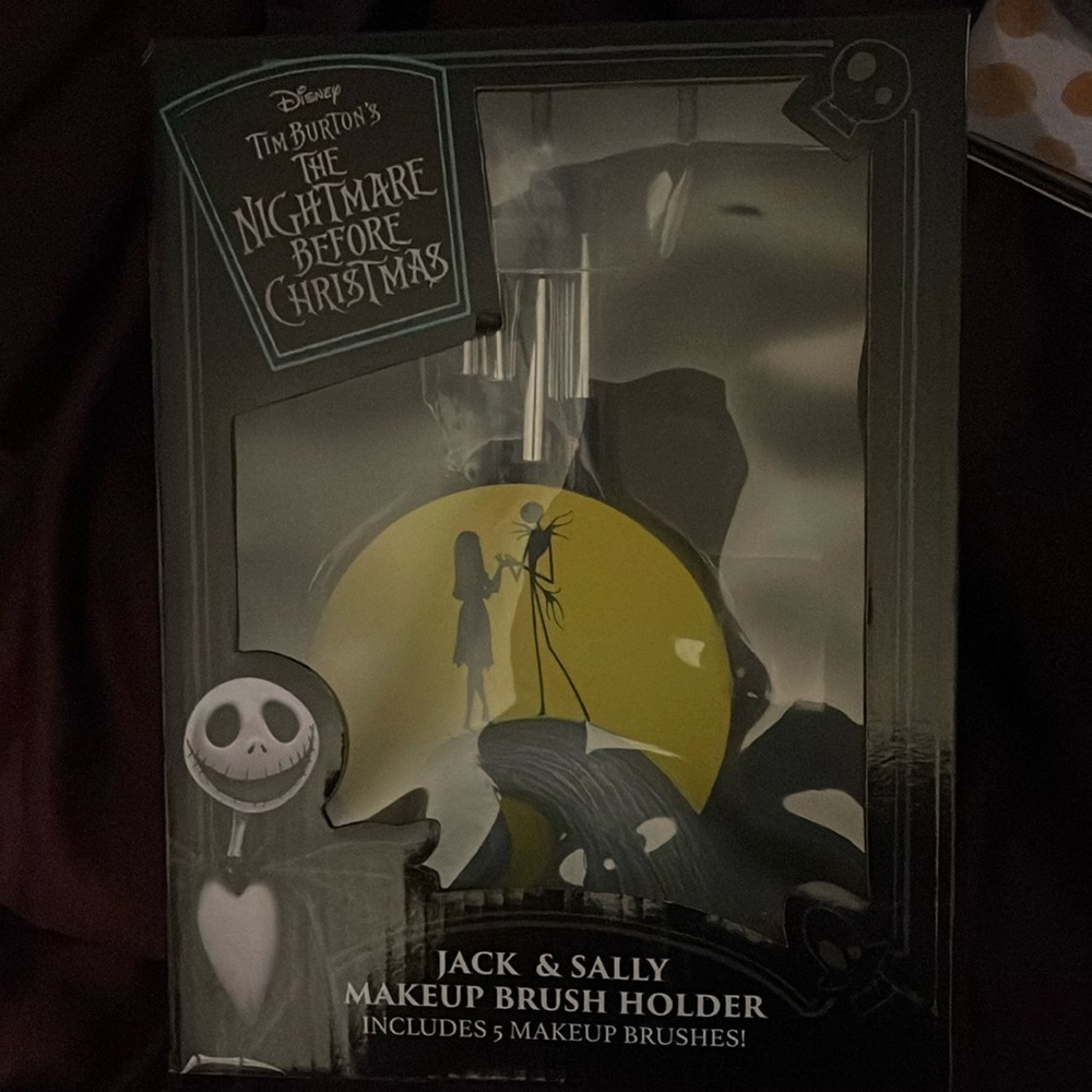 Never opened nightmare before Christmas makeup brush set with holder